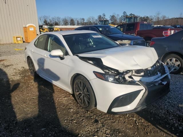 2022 Toyota Camry SE