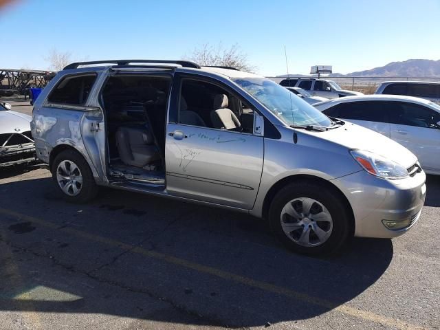 2005 Toyota Sienna CE