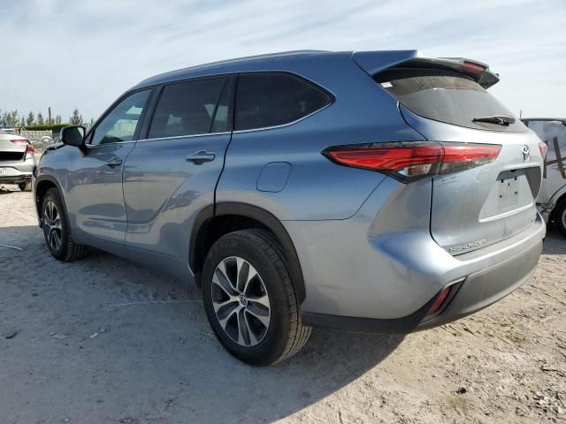 2022 Toyota Highlander XLE