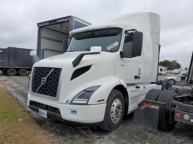 2020 Volvo VNR