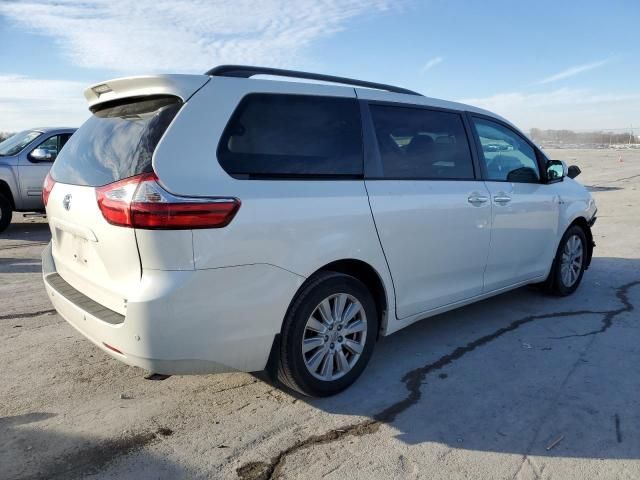 2017 Toyota Sienna XLE