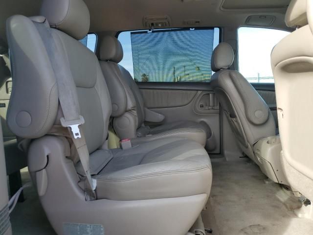 2005 Toyota Sienna XLE