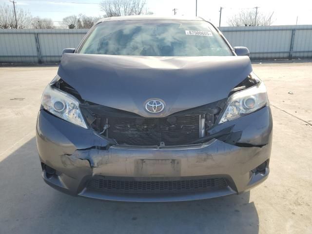 2013 Toyota Sienna LE