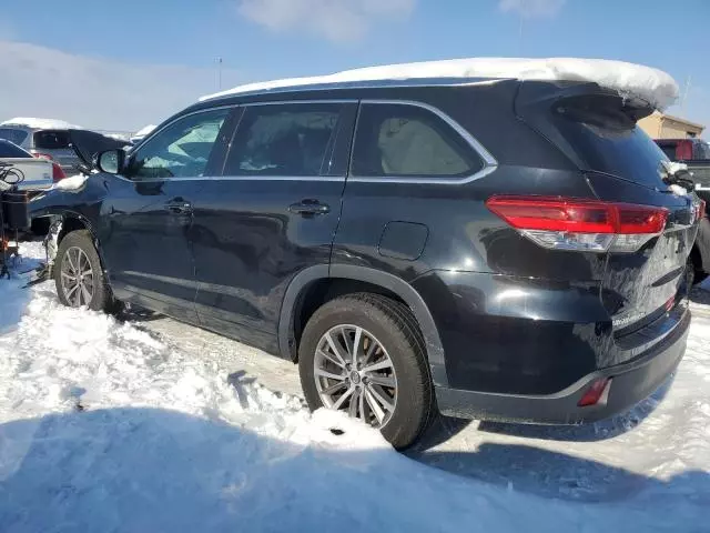 2017 Toyota Highlander SE