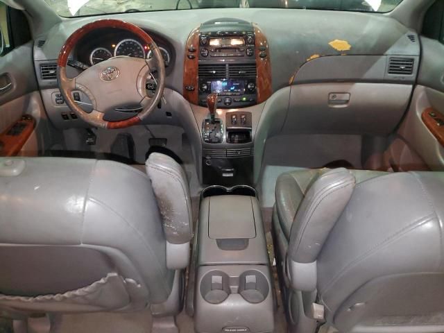 2004 Toyota Sienna XLE