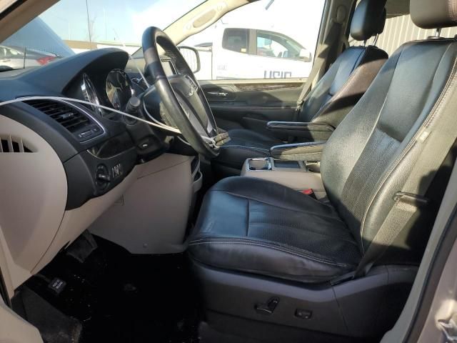 2014 Chrysler Town & Country Touring L