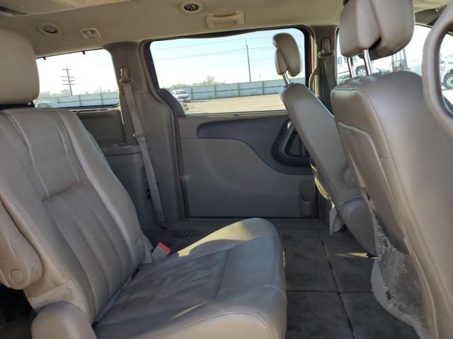 2014 Chrysler Town & Country Touring L