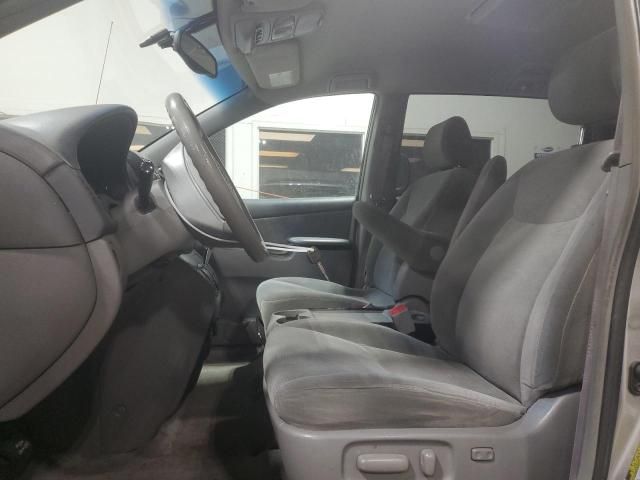 2005 Toyota Sienna CE