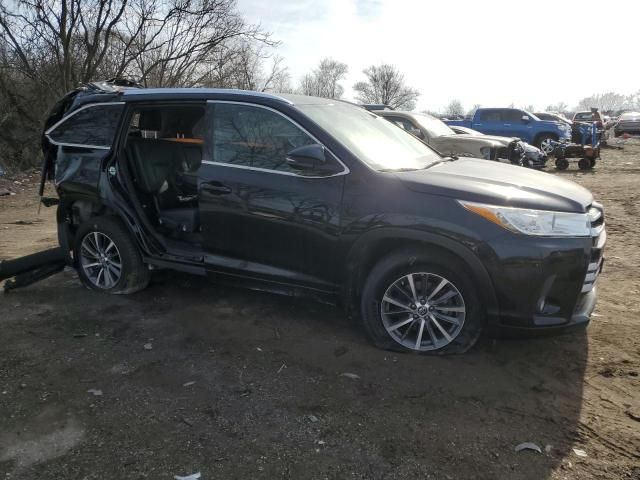 2017 Toyota Highlander SE