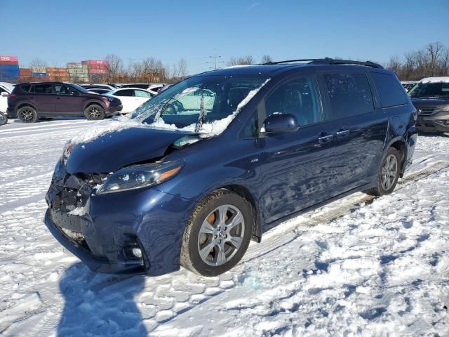 2019 Toyota Sienna SE