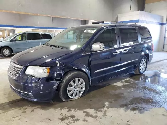 2012 Chrysler Town & Country Touring L