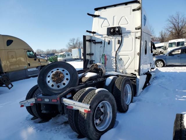 2022 Freightliner Cascadia 126