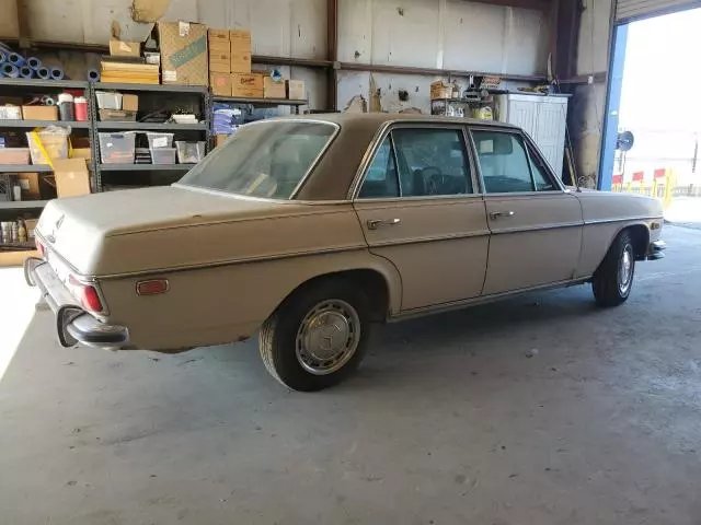 1969 Mercedes-Benz 250