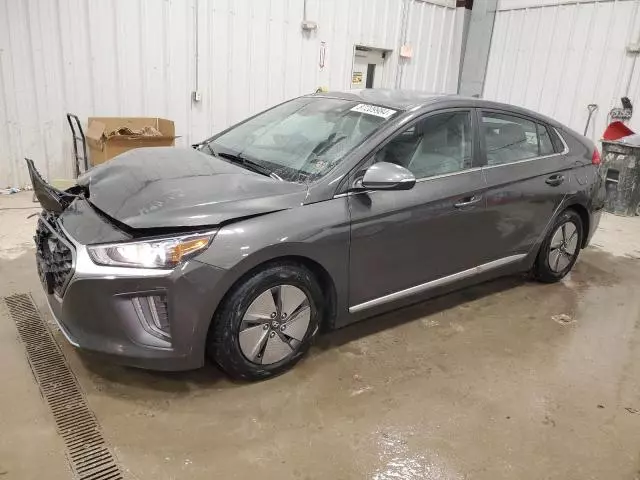 2022 Hyundai Ioniq SE