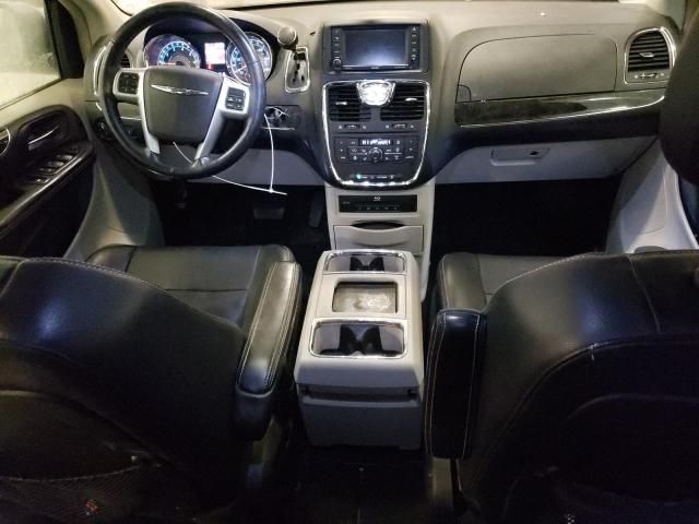 2013 Chrysler Town & Country Touring L