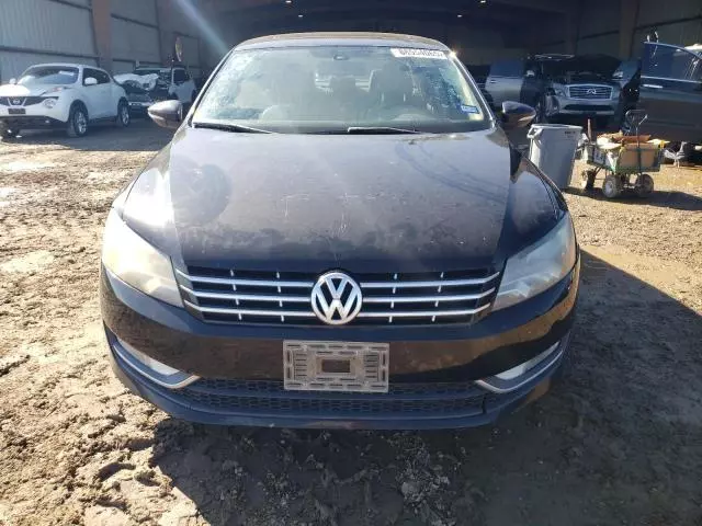 2012 Volkswagen Passat SEL