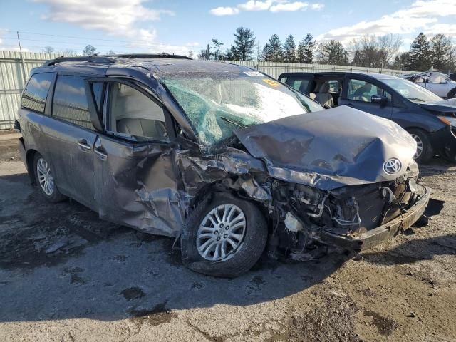 2013 Toyota Sienna XLE