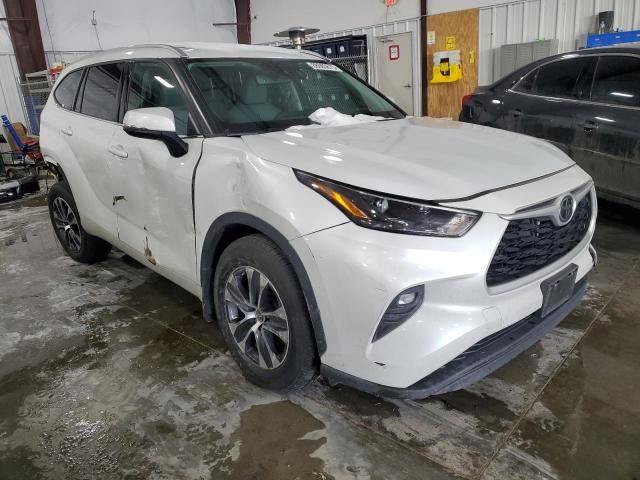 2022 Toyota Highlander XLE