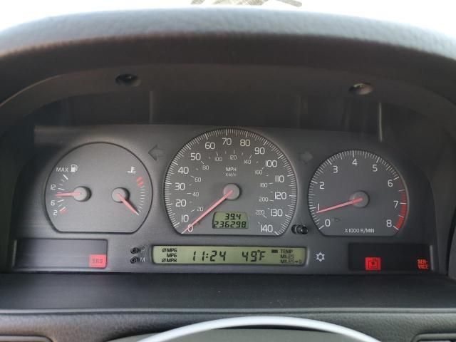 2000 Volvo V70 Base