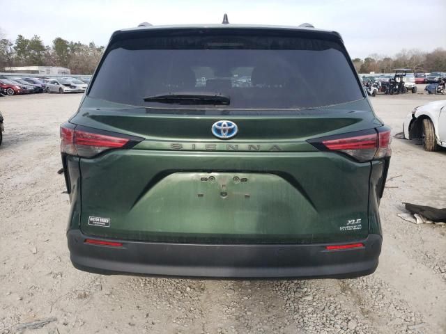 2022 Toyota Sienna XLE