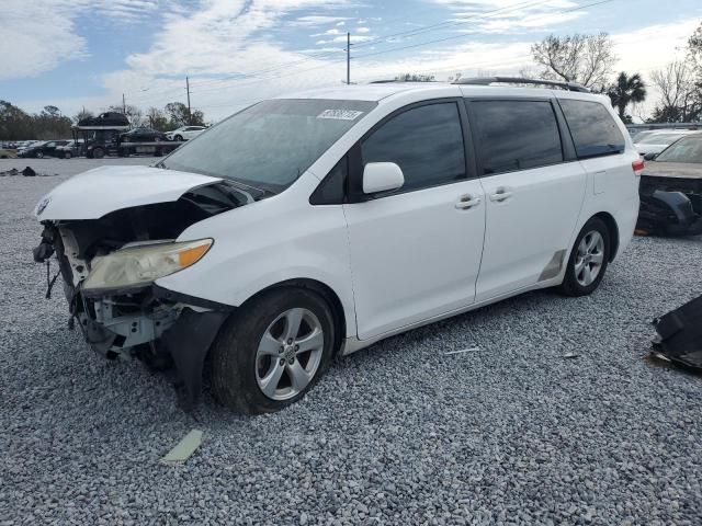 2013 Toyota Sienna LE