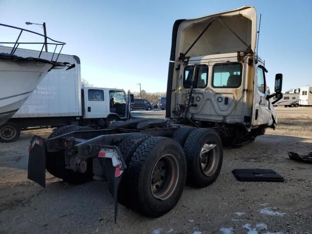 2019 Freightliner Cascadia 116