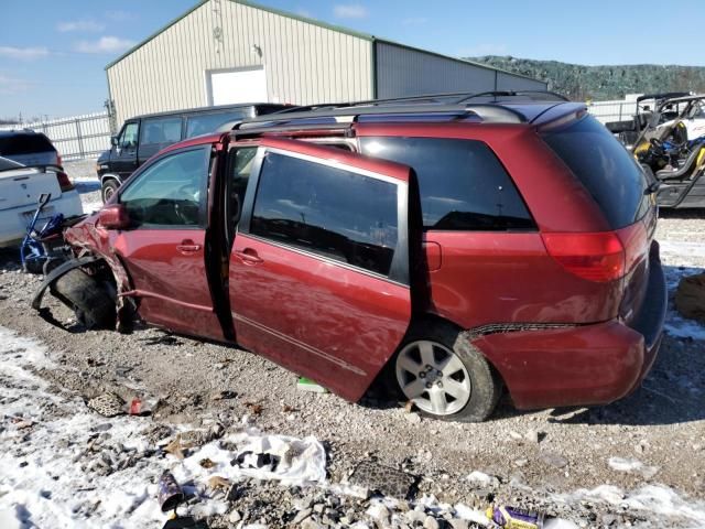 2004 Toyota Sienna XLE