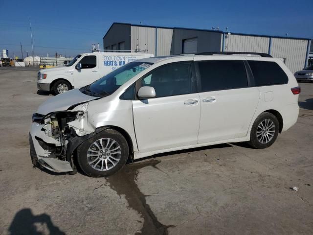 2020 Toyota Sienna XLE