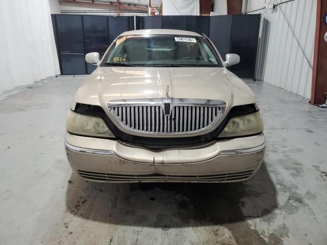 2005 Lincoln Town Car Signature