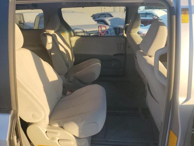 2013 Toyota Sienna LE