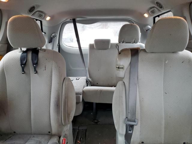 2011 Toyota Sienna LE