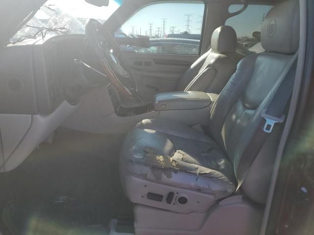 2004 Cadillac Escalade Luxury