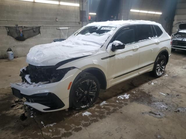 2022 Volkswagen Tiguan SE R-LINE Black