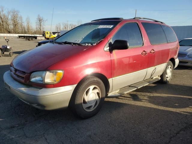 1998 Toyota Sienna LE