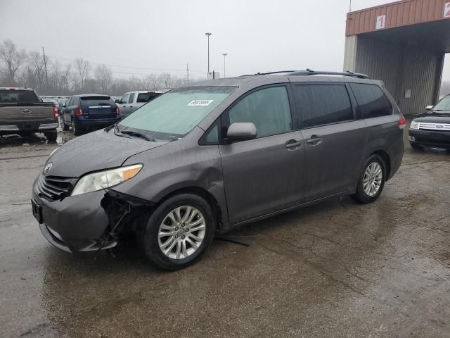 2012 Toyota Sienna XLE