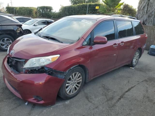 2015 Toyota Sienna XLE