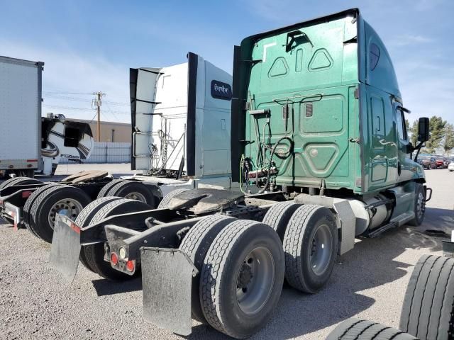 2012 Freightliner Cascadia 125