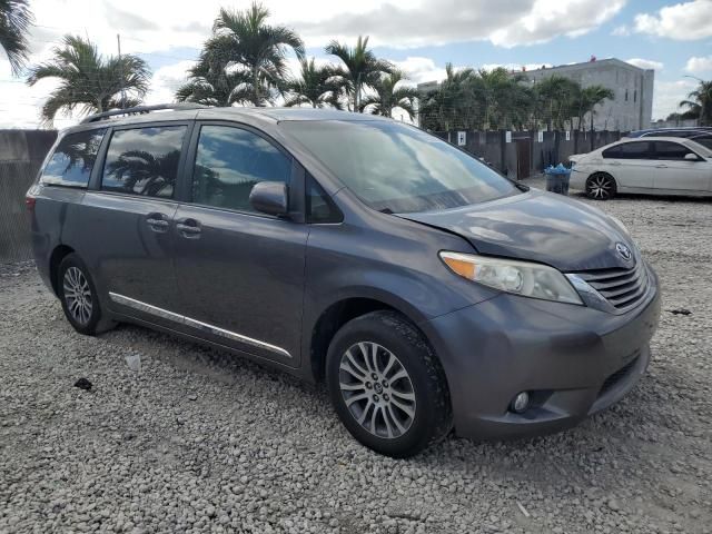 2017 Toyota Sienna XLE