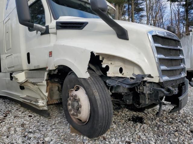 2019 Freightliner Cascadia 126