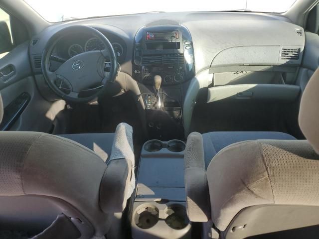 2005 Toyota Sienna CE