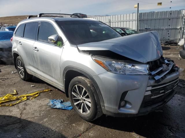 2017 Toyota Highlander SE