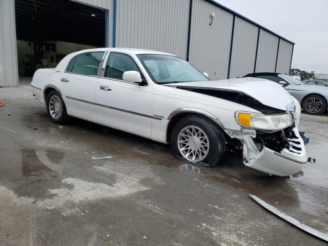 2002 Lincoln Town Car Signature