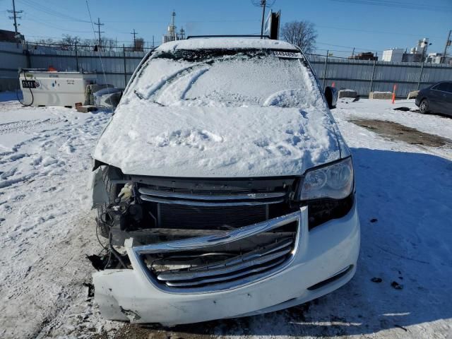 2016 Chrysler Town & Country Touring L