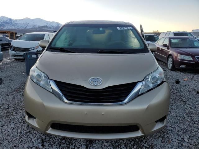 2011 Toyota Sienna LE