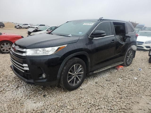 2019 Toyota Highlander SE