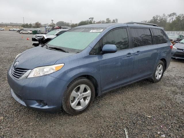 2017 Toyota Sienna LE