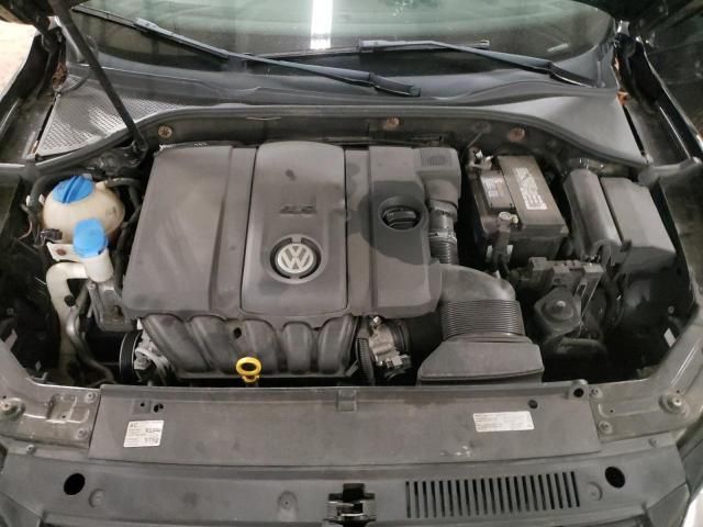 2014 Volkswagen Passat SE