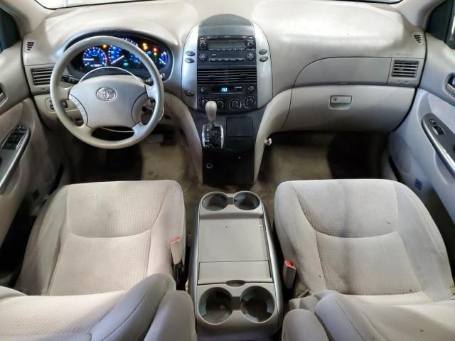 2009 Toyota Sienna CE