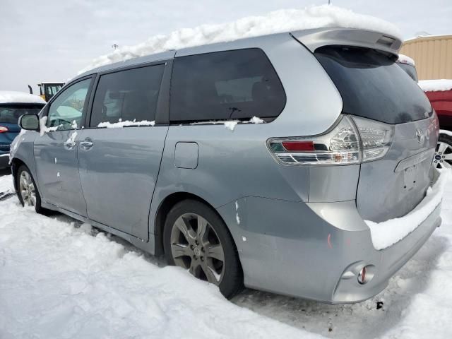 2013 Toyota Sienna Sport