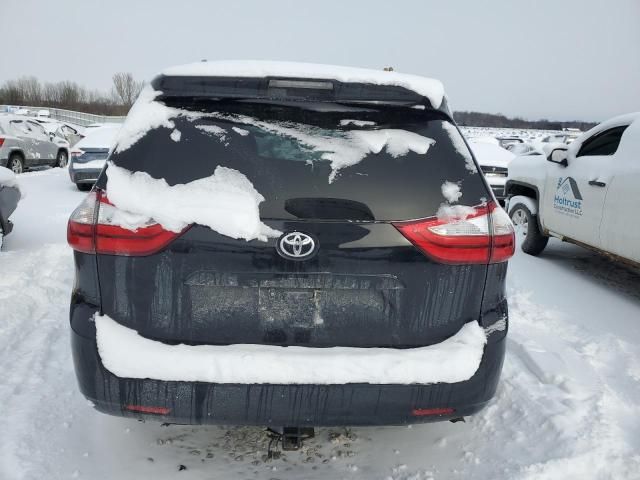 2019 Toyota Sienna XLE